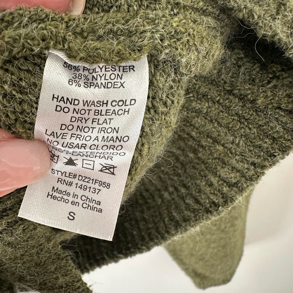 JONDIE green cardigan sweater with buttons and long sleeves. Super cozy. Small - Picture 6 of 6